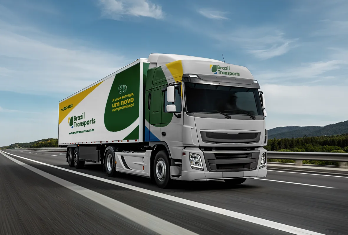 Carreta da Brazil Transports em rodovia
